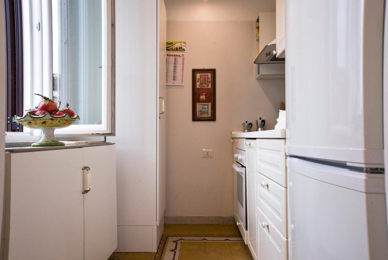 Suite Materdei - Art Of Living Naples Luaran gambar